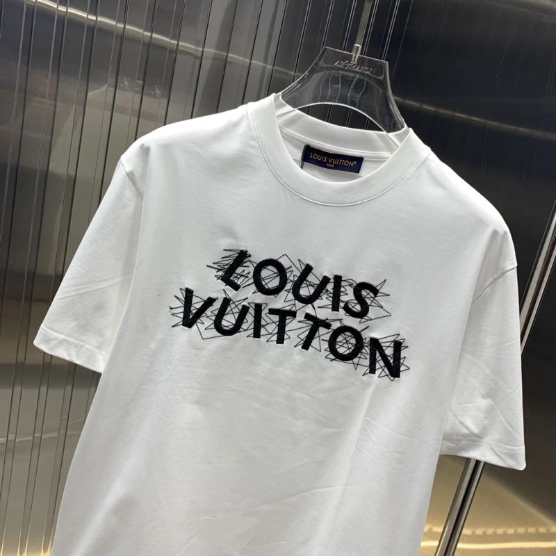 Compact Louis Vuitton T-Shirts 134613