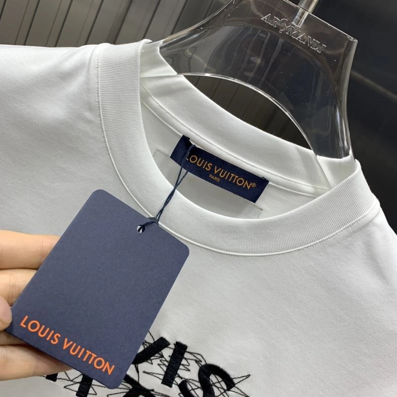 Compact Louis Vuitton T-Shirts 134613