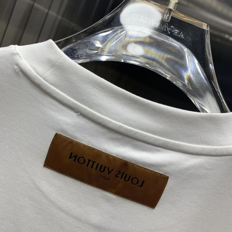 Compact Louis Vuitton T-Shirts 134613