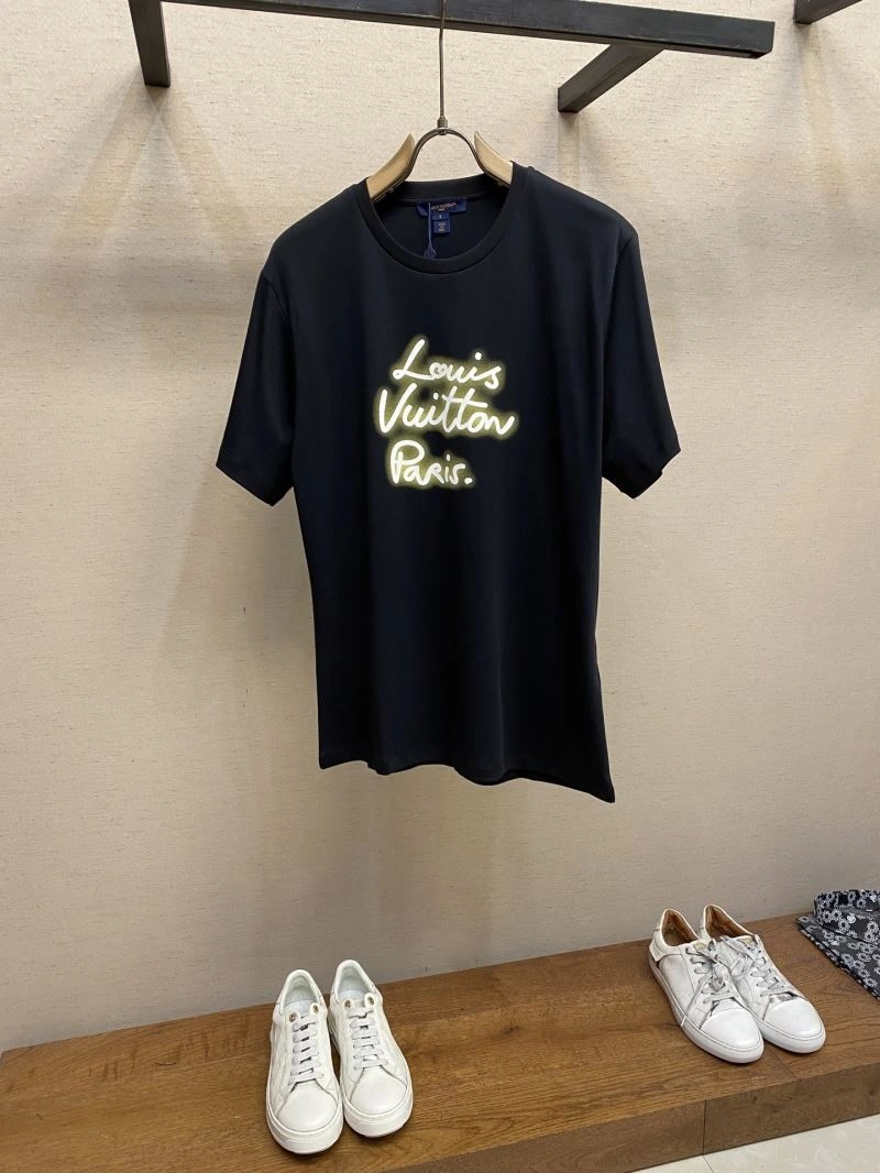 Louis Vuitton T-Shirts Breathable 134609