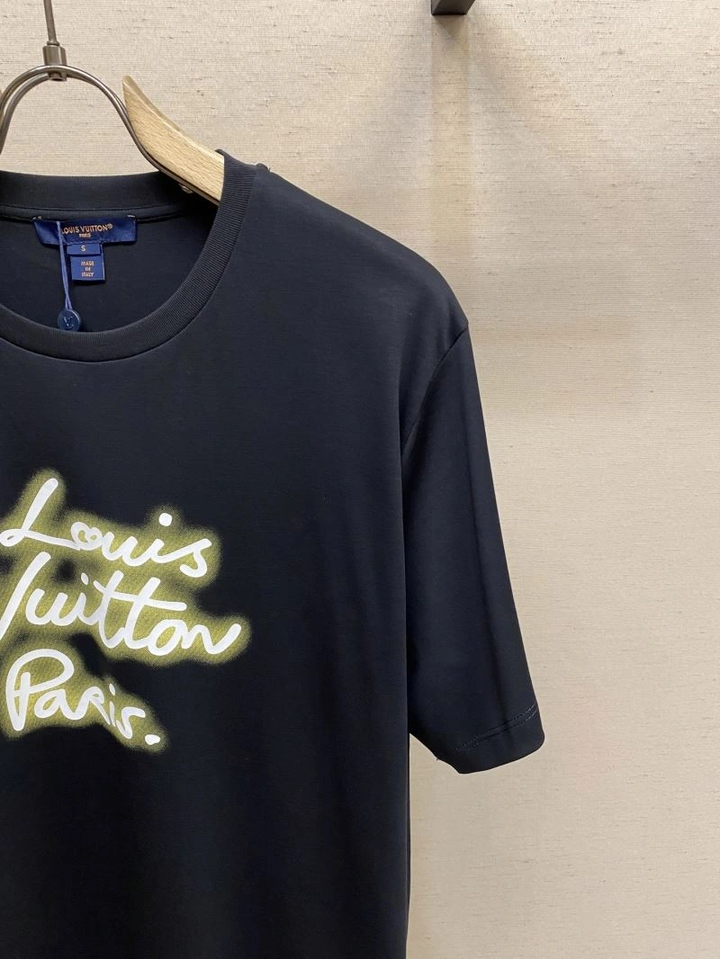 Louis Vuitton T-Shirts Breathable 134609