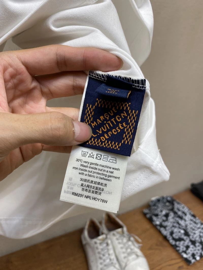 SoftTouch Louis Vuitton T-Shirts 134605