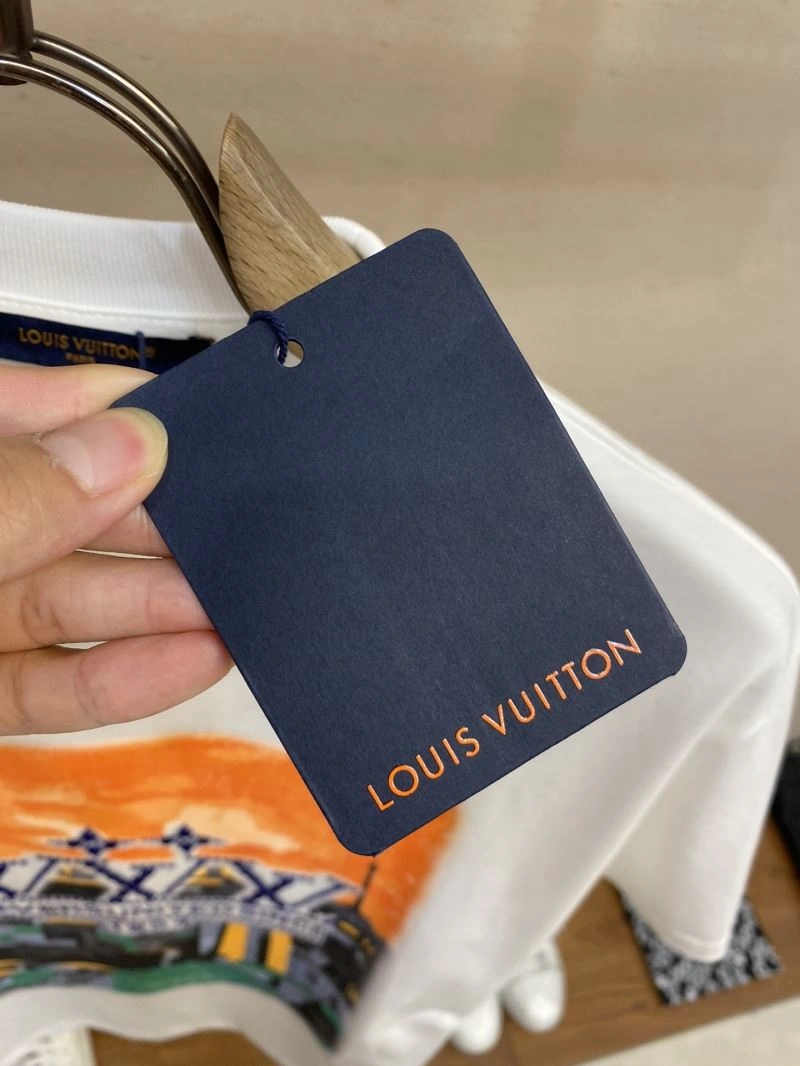 SoftTouch Louis Vuitton T-Shirts 134605