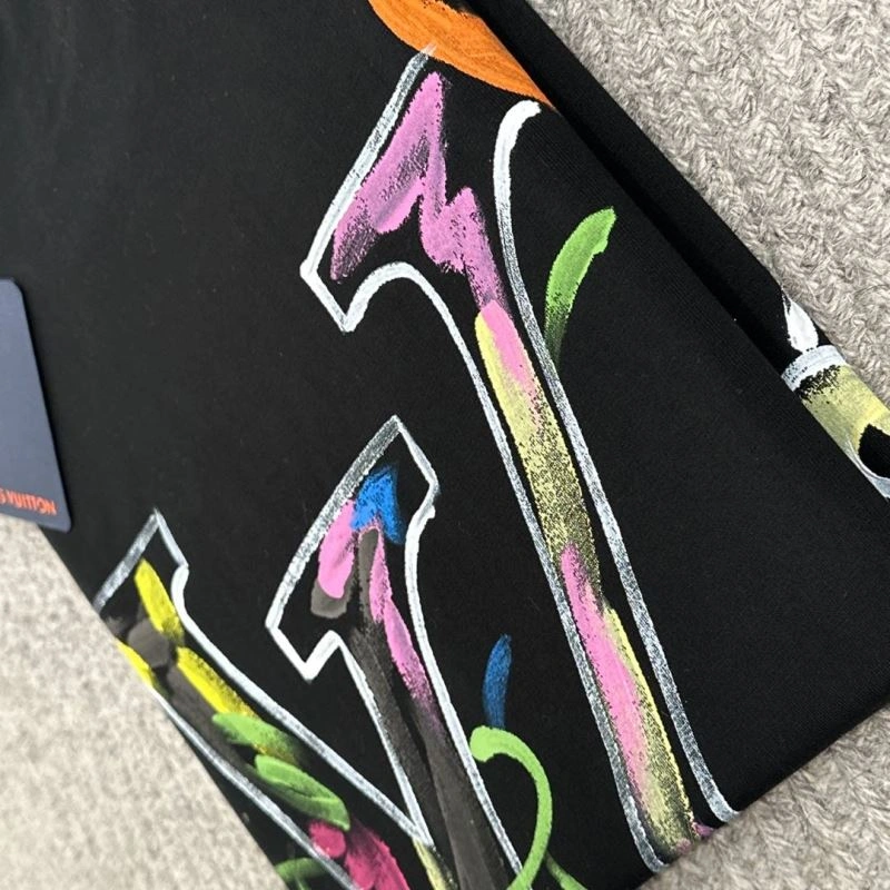 Supportive Louis Vuitton T-Shirts 134614