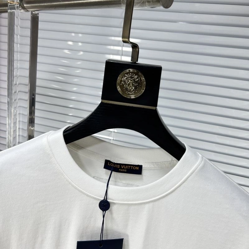 Bold Louis Vuitton T-Shirts 134603