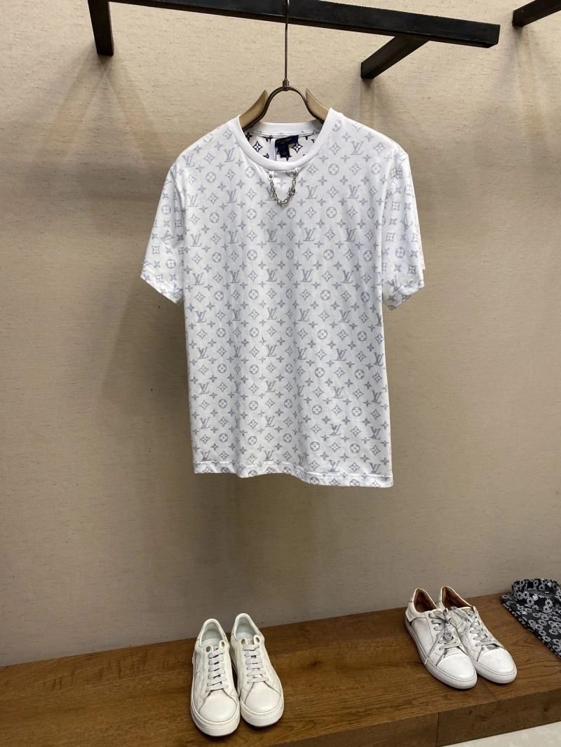 Trendy Louis Vuitton T-Shirts 134594