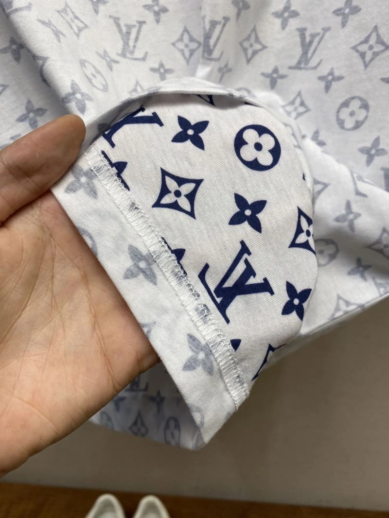 Trendy Louis Vuitton T-Shirts 134594