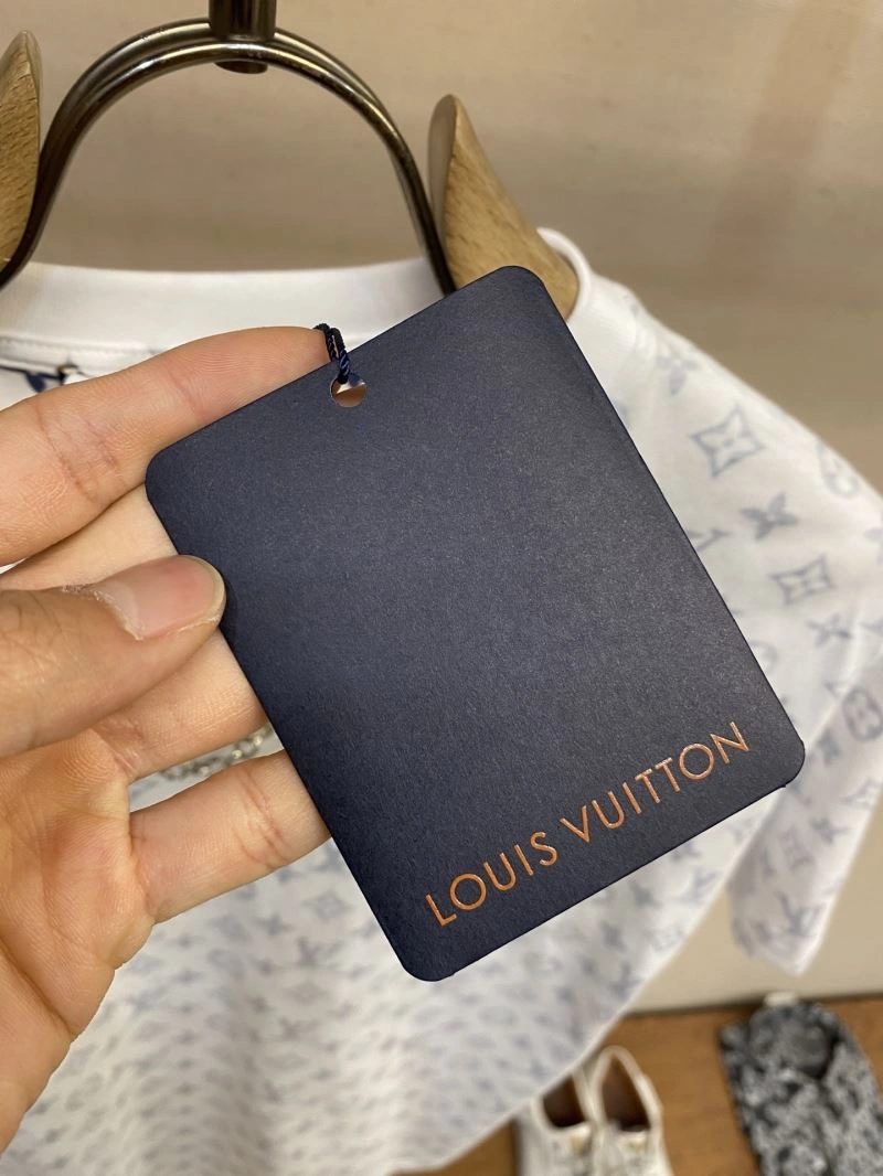 Trendy Louis Vuitton T-Shirts 134594