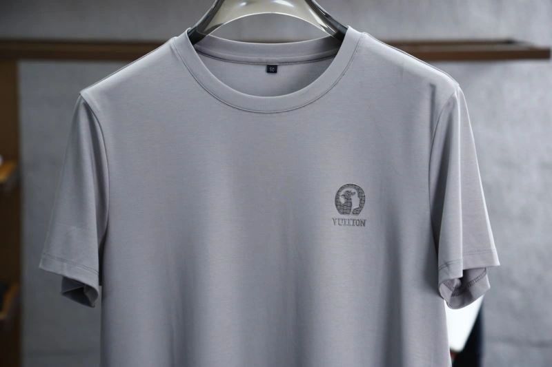 Contemporary Louis Vuitton T-Shirts 134585