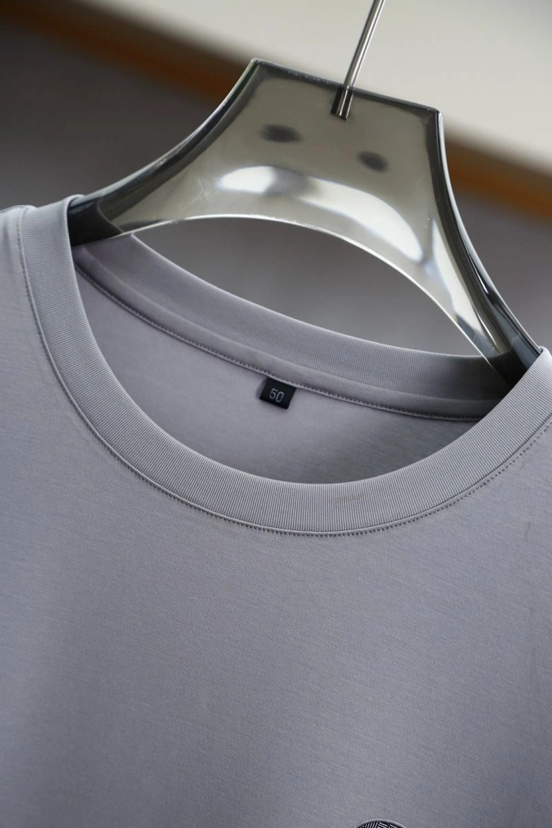 Contemporary Louis Vuitton T-Shirts 134585