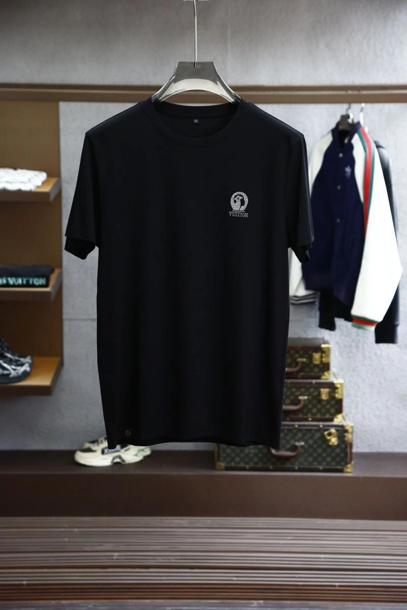 Contemporary Louis Vuitton T-Shirts 134585