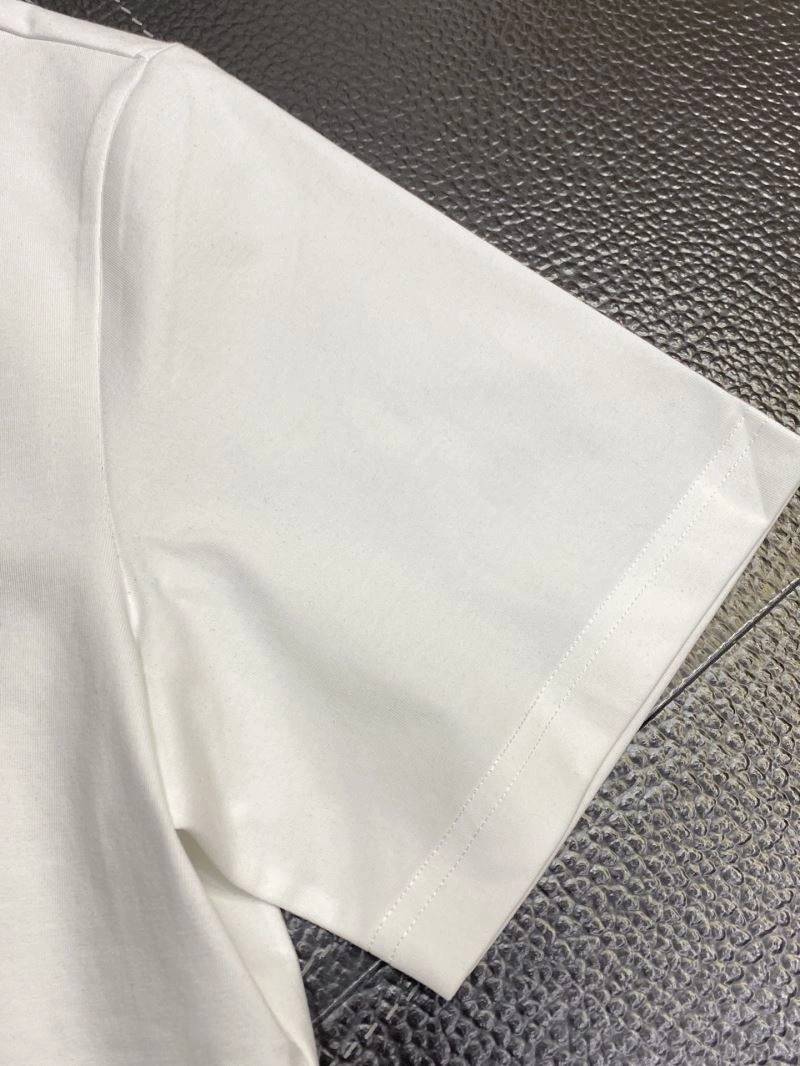 Versatile Louis Vuitton T-Shirts 134576