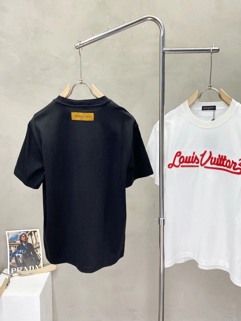 Stretchable Louis Vuitton T-Shirts 134578