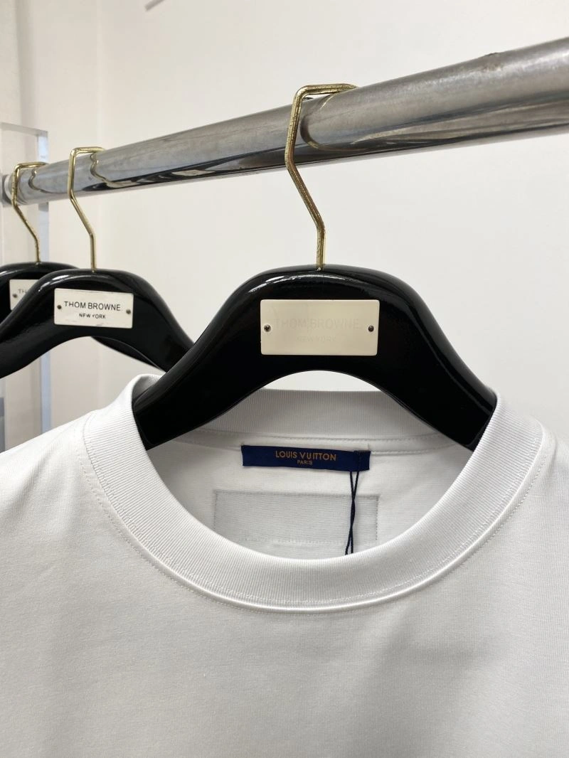 Louis Vuitton T-Shirts Stretchable 134558