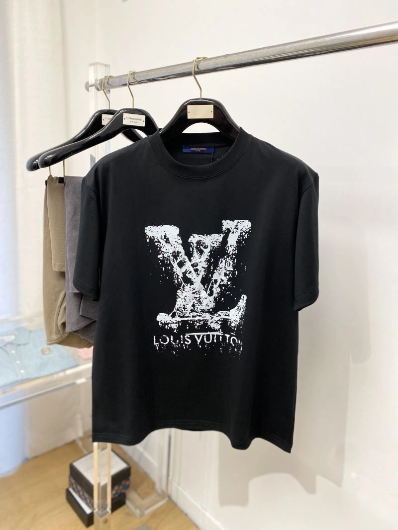 Louis Vuitton T-Shirts Lightweight 134557