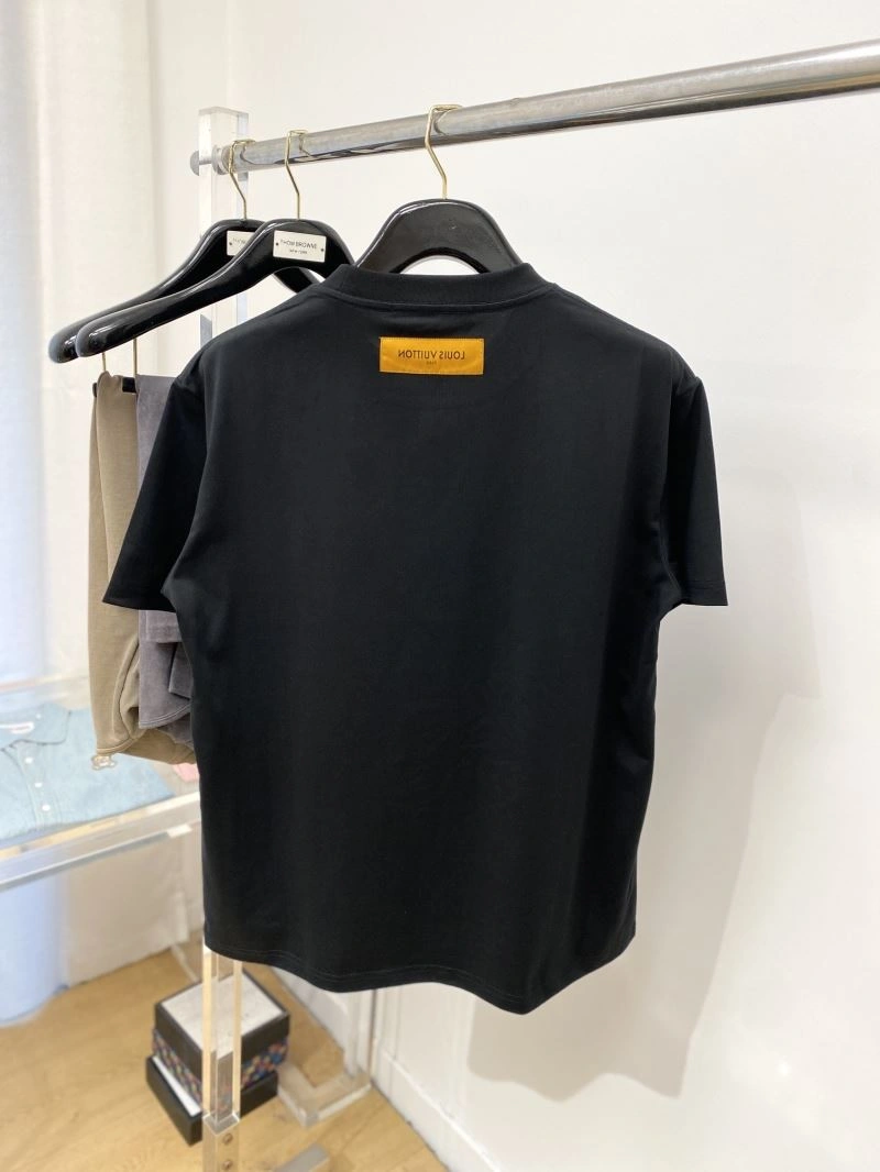 Louis Vuitton T-Shirts Lightweight 134557