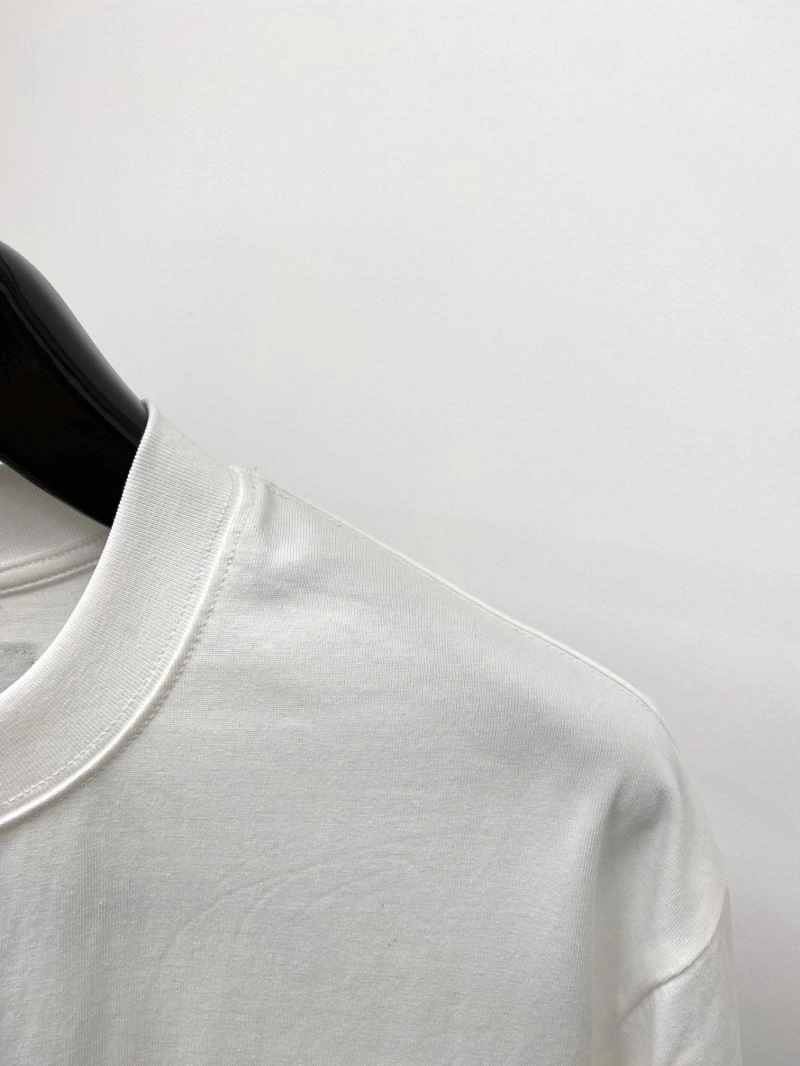 Louis Vuitton T-Shirts Lightweight 134570