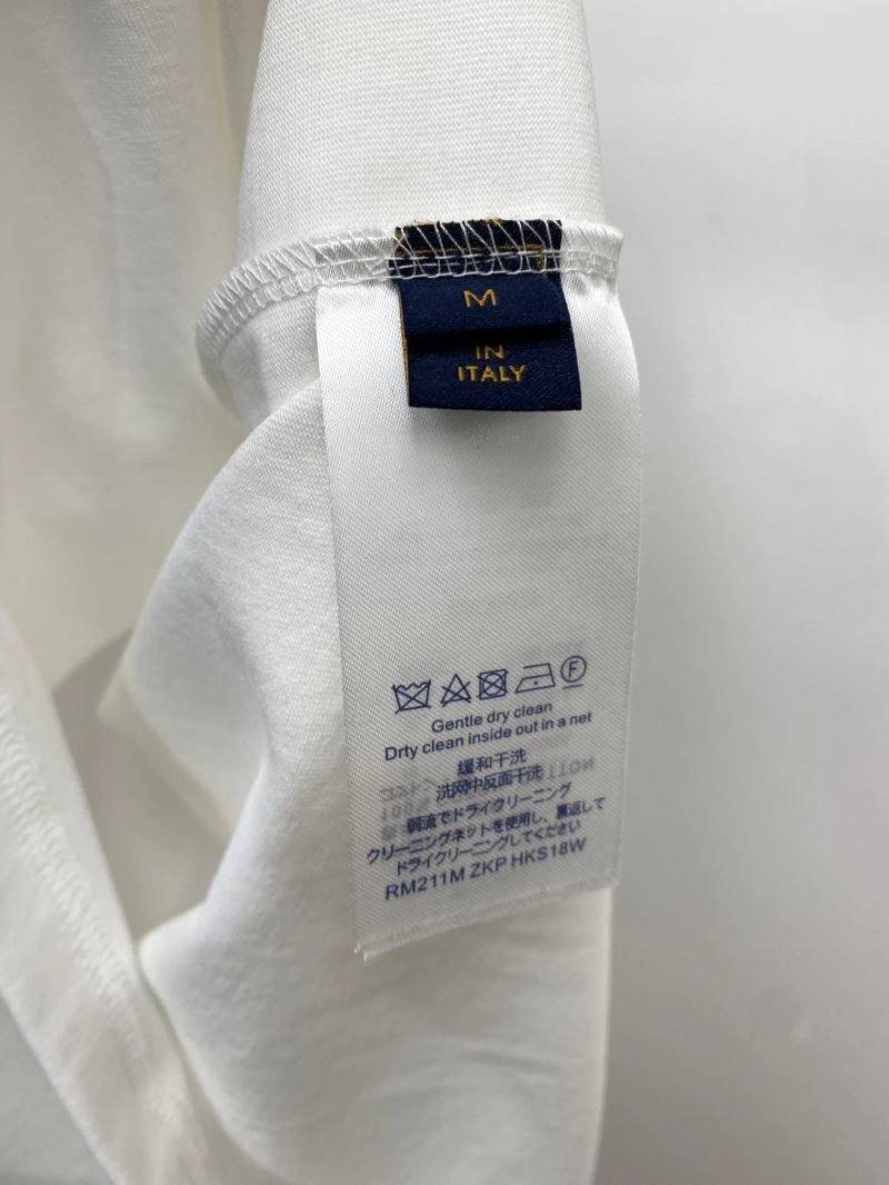 Louis Vuitton T-Shirts Lightweight 134570