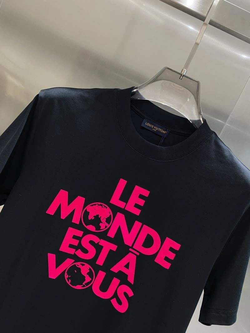 Modern Louis Vuitton T-Shirts 134569