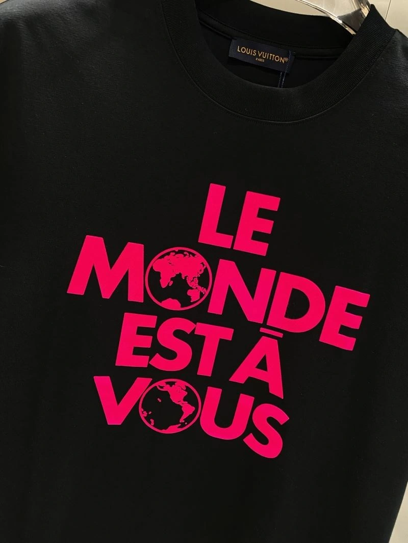 Modern Louis Vuitton T-Shirts 134569