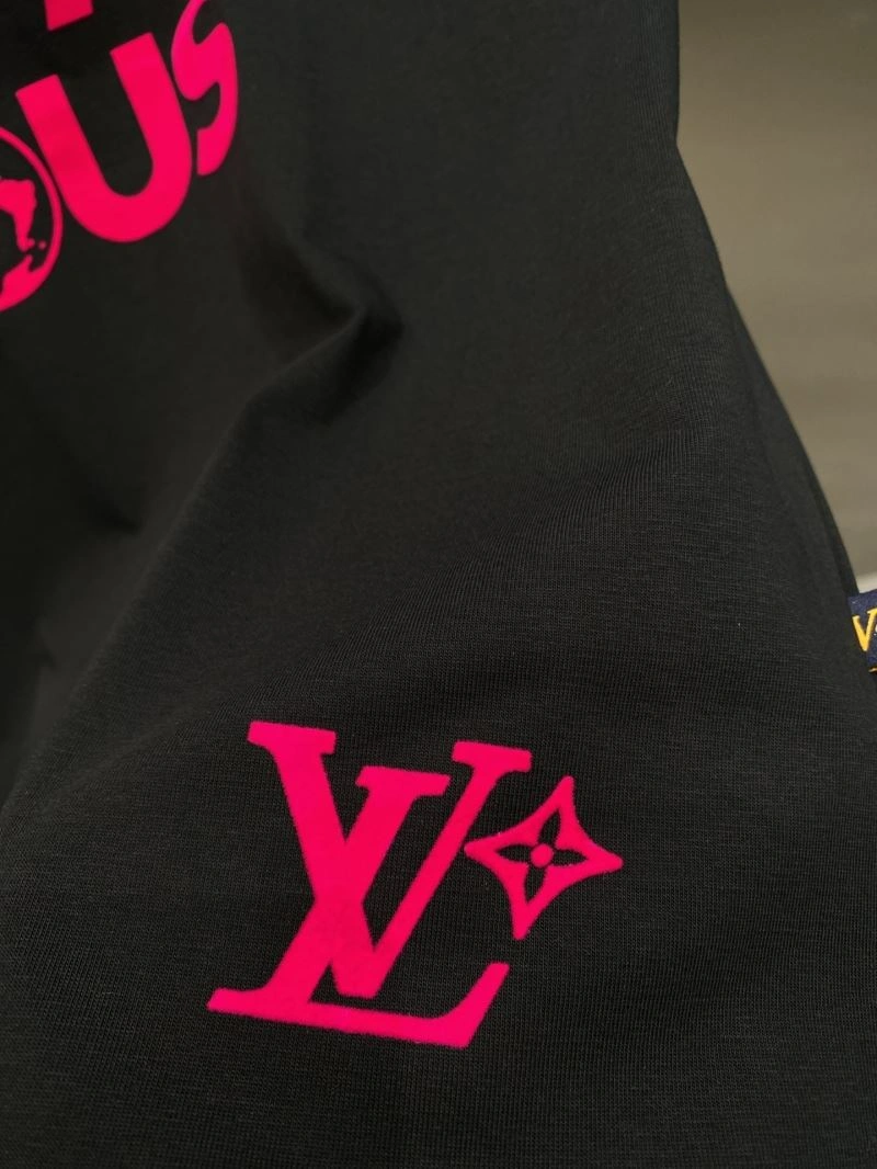 Modern Louis Vuitton T-Shirts 134569