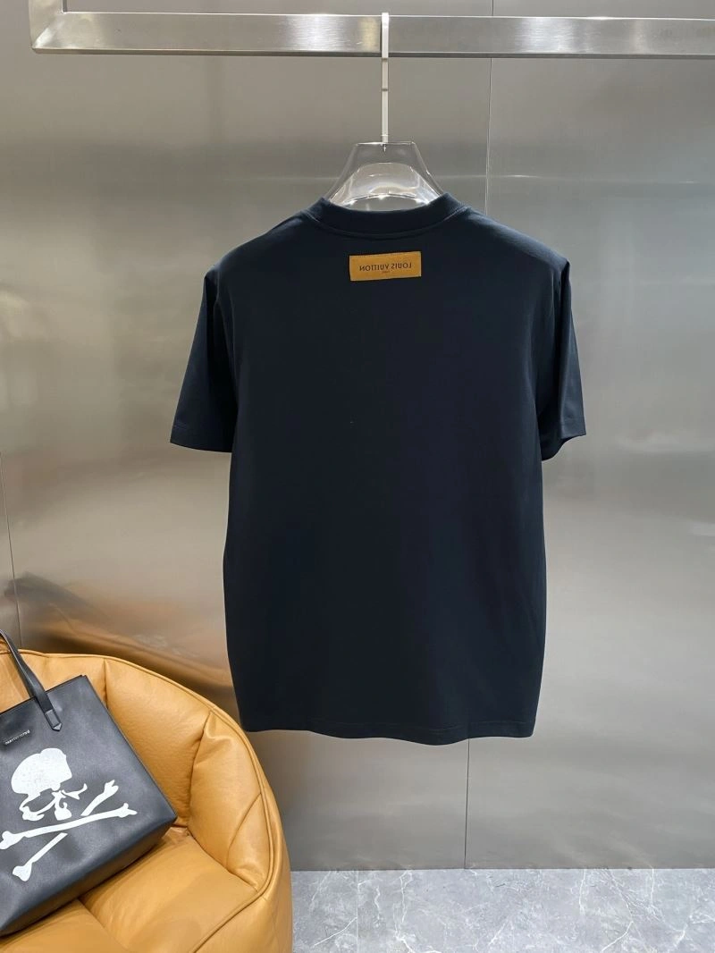 Modern Louis Vuitton T-Shirts 134569
