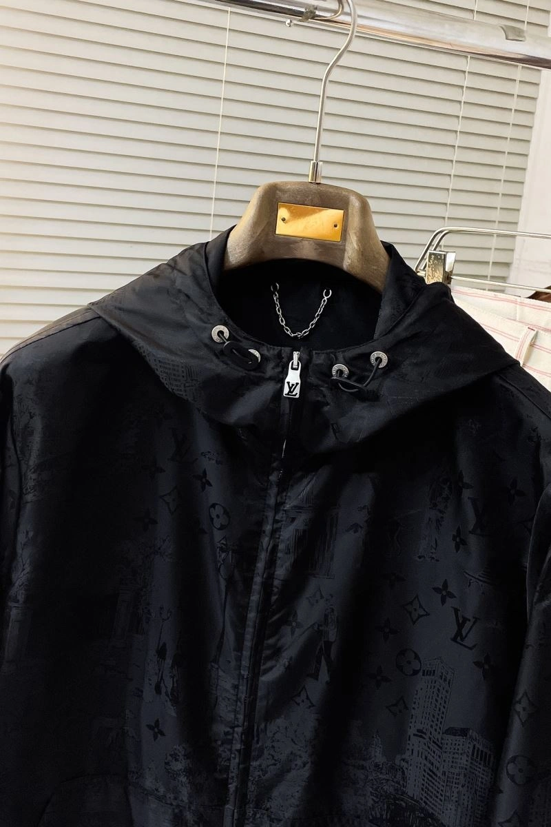 WeatherProof Louis Vuitton T-Shirts 134572