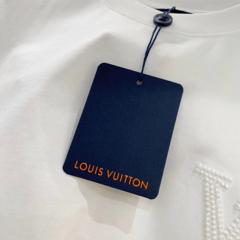 Sporty Louis Vuitton T-Shirts 134555