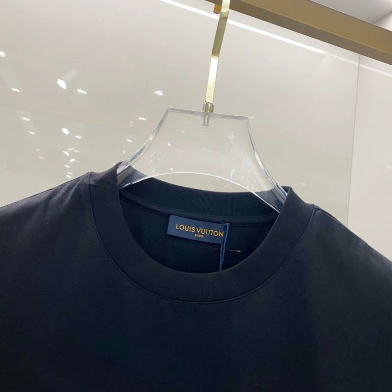 Sustainable Louis Vuitton T-Shirts 134581