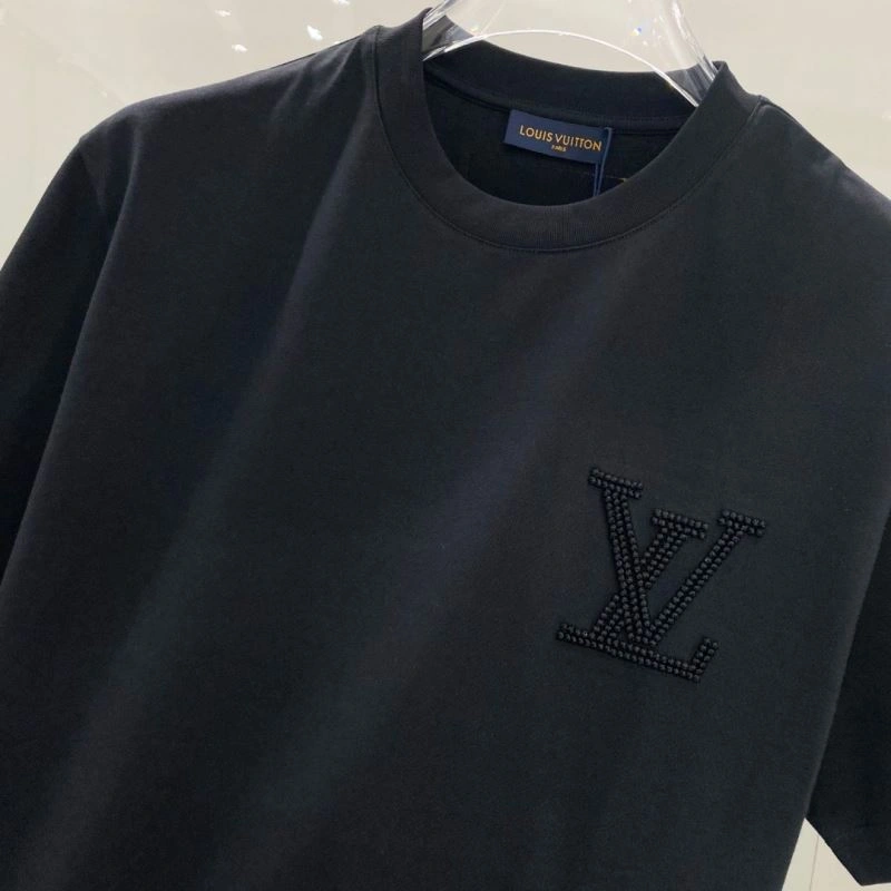 Sustainable Louis Vuitton T-Shirts 134581