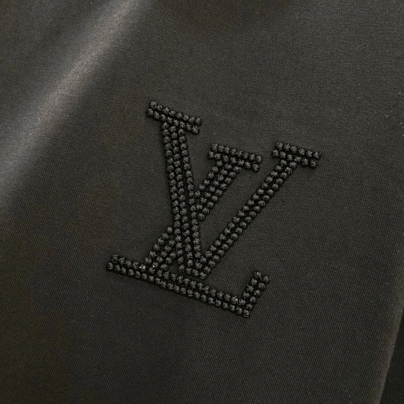Sustainable Louis Vuitton T-Shirts 134581