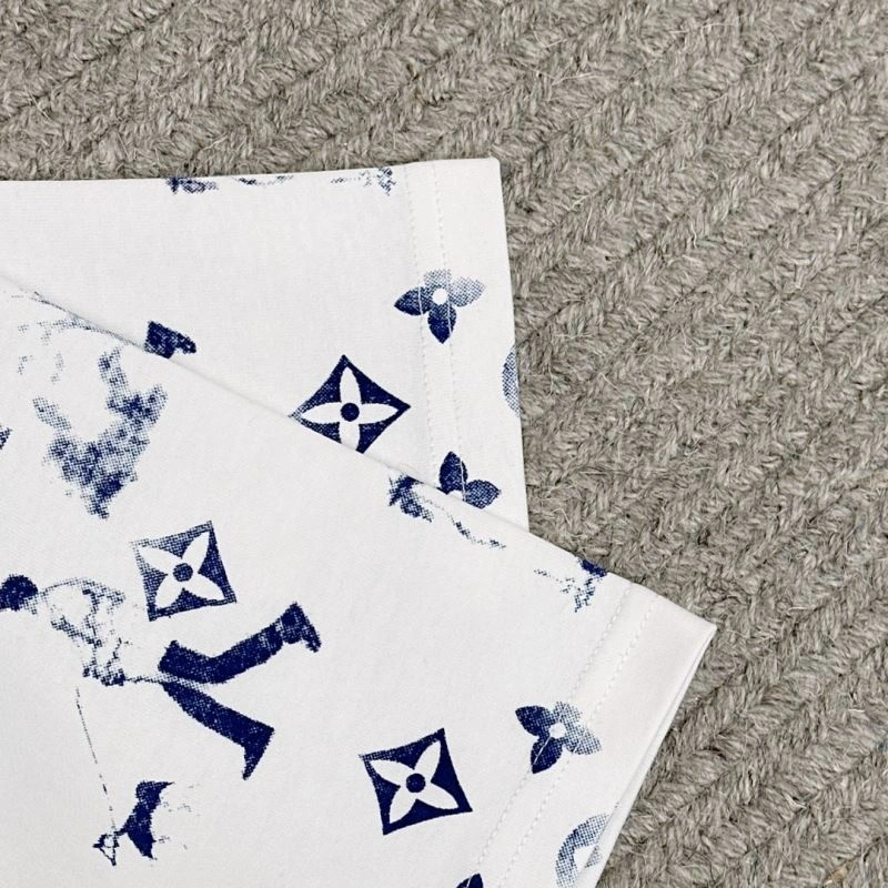 WeatherProof Louis Vuitton T-Shirts 134559