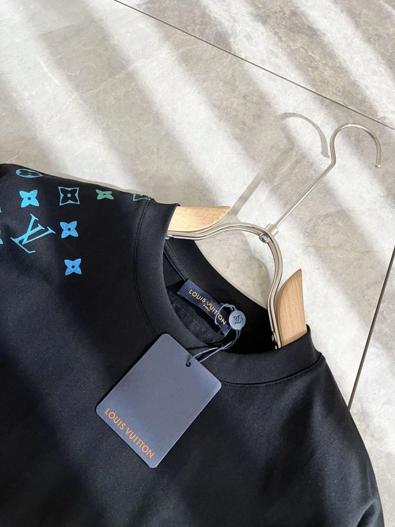 Fashionable Louis Vuitton T-Shirts 134544
