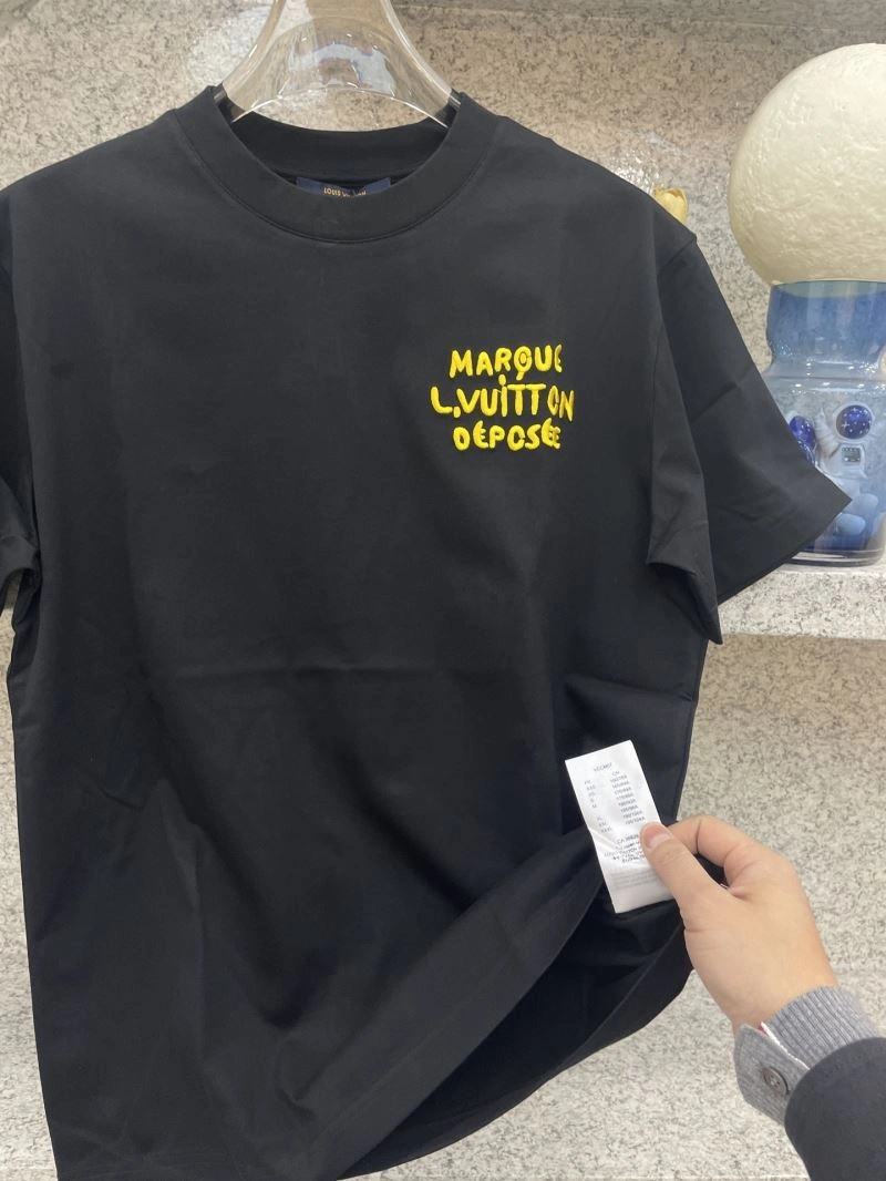 Affordable Louis Vuitton T-Shirts 134531
