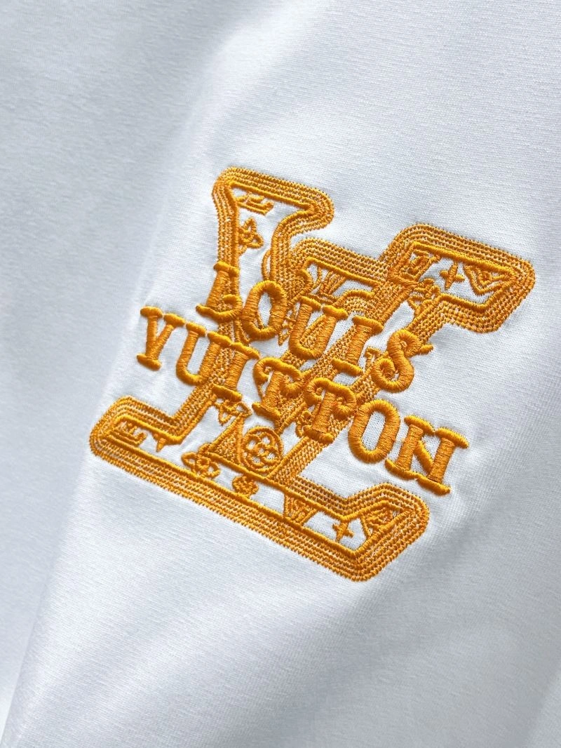 Louis Vuitton T-Shirts Versatile 134537