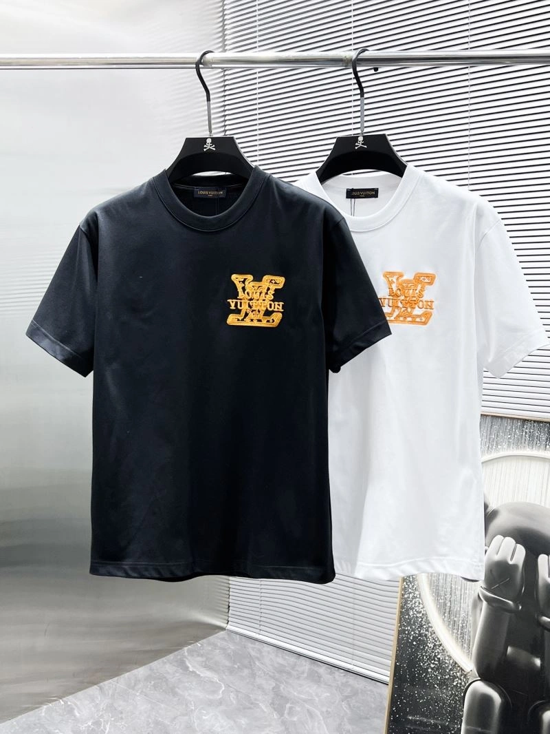 Louis Vuitton T-Shirts Versatile 134537
