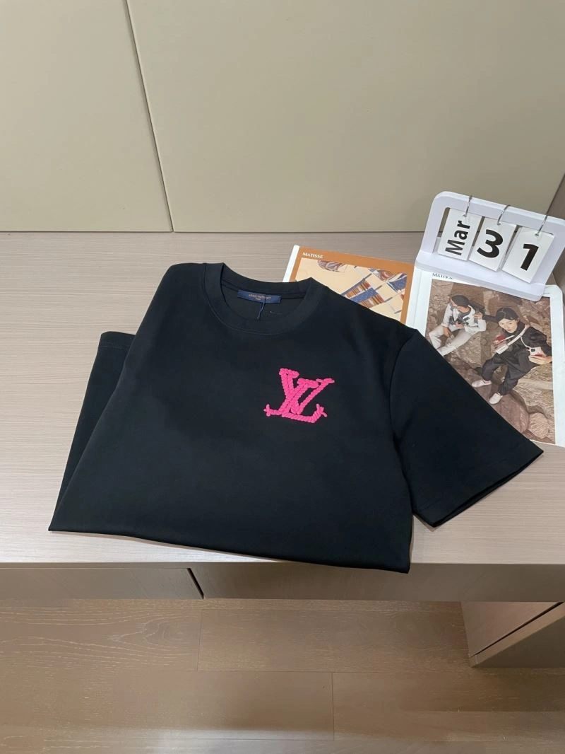 Louis Vuitton T-Shirts Modern 134538
