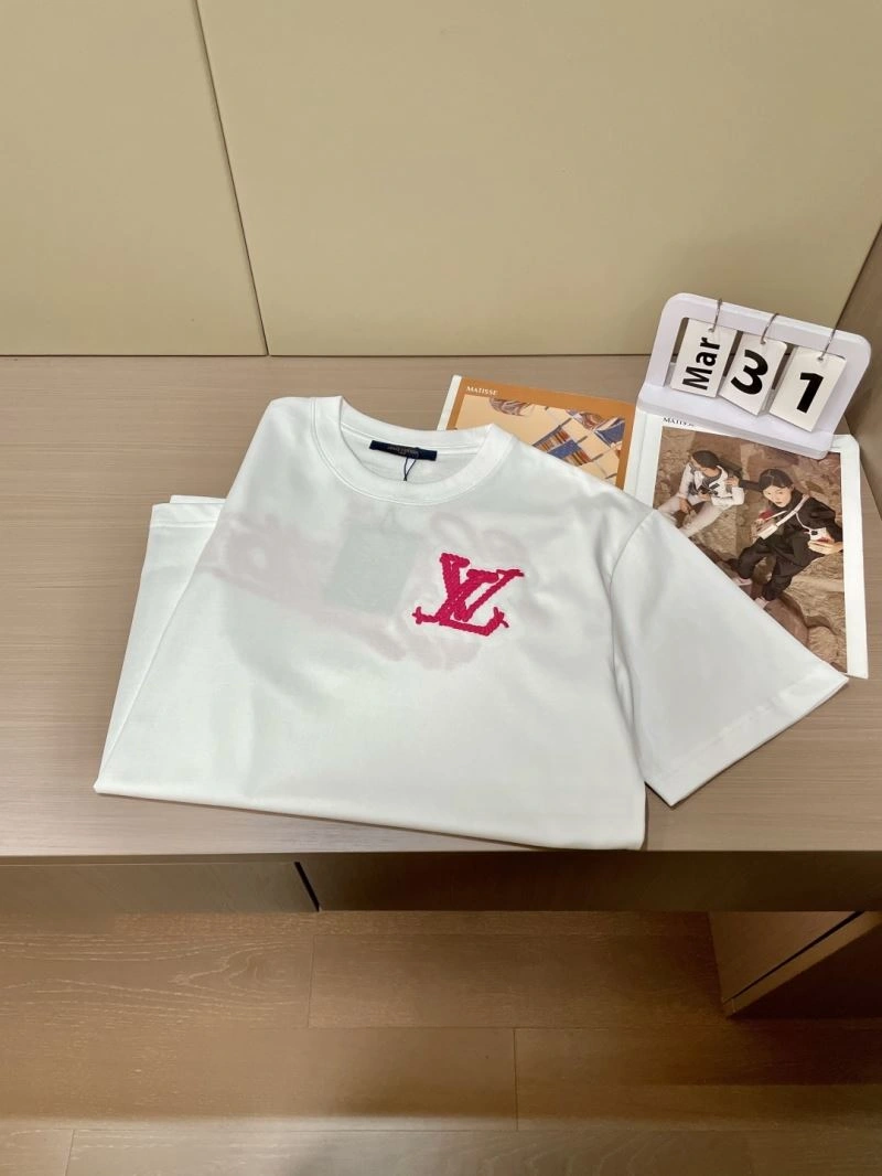 Louis Vuitton T-Shirts Modern 134538