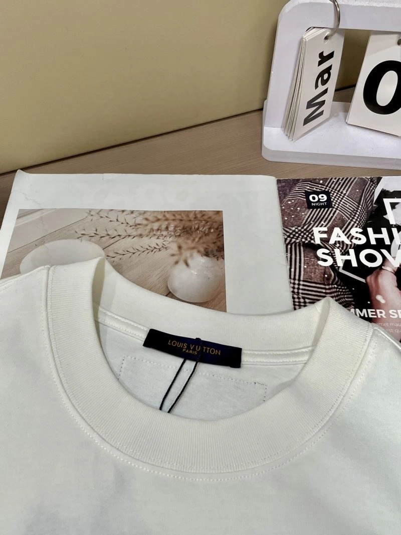 SoftTouch Louis Vuitton T-Shirts 134528
