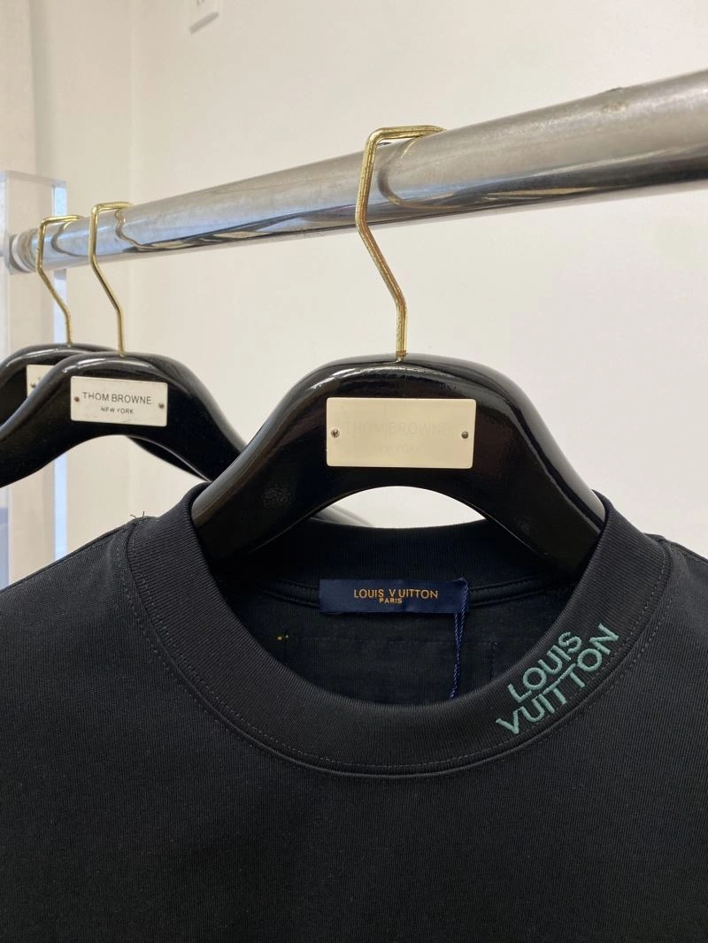 Louis Vuitton T-Shirts Modern 134533
