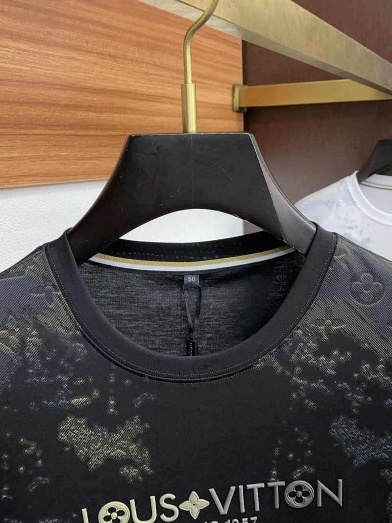 Louis Vuitton T-Shirts Lightweight 134521