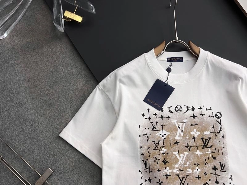 TravelReady Louis Vuitton T-Shirts 134517
