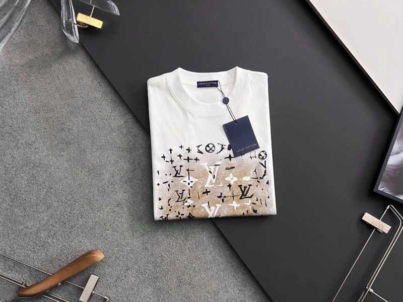 TravelReady Louis Vuitton T-Shirts 134517