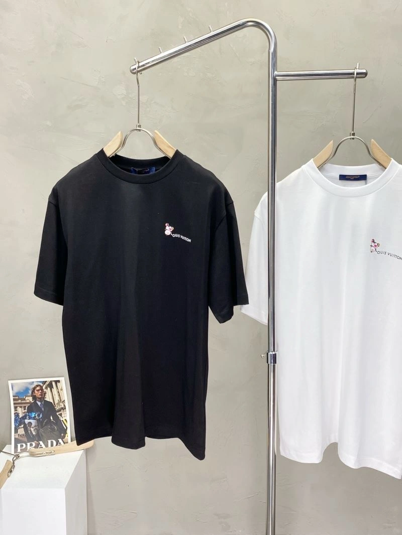 Lightweight Louis Vuitton T-Shirts 134510