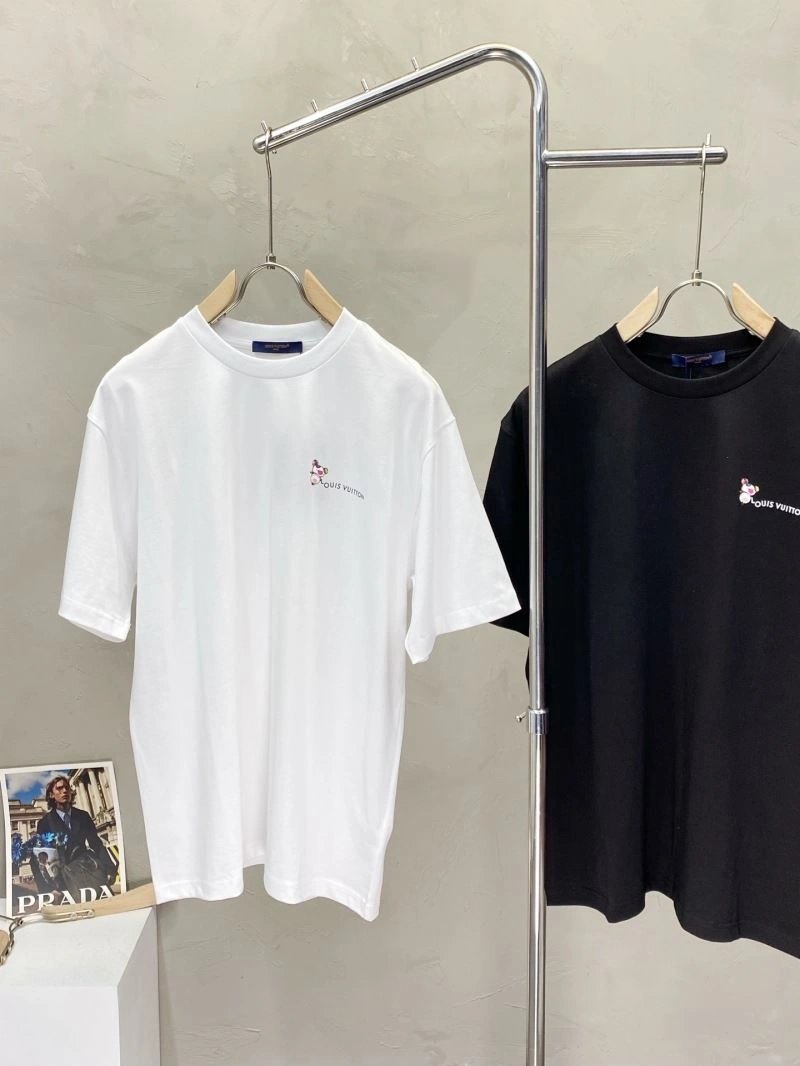 Lightweight Louis Vuitton T-Shirts 134510