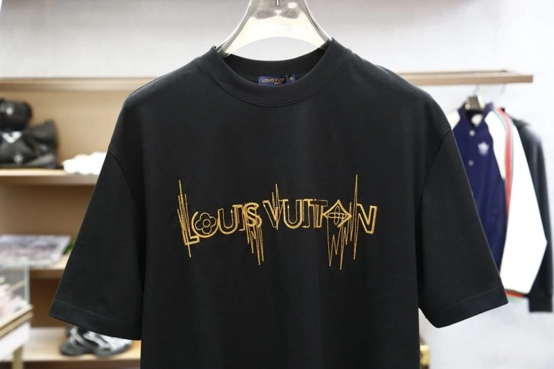 Louis Vuitton T-Shirts Timeless 134509