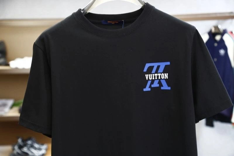 Effortless Louis Vuitton T-Shirts 134505
