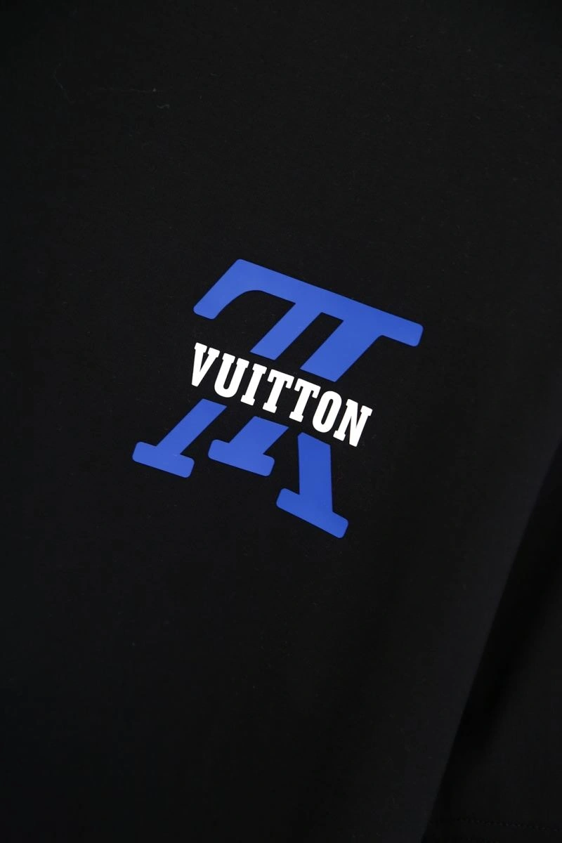 Effortless Louis Vuitton T-Shirts 134505