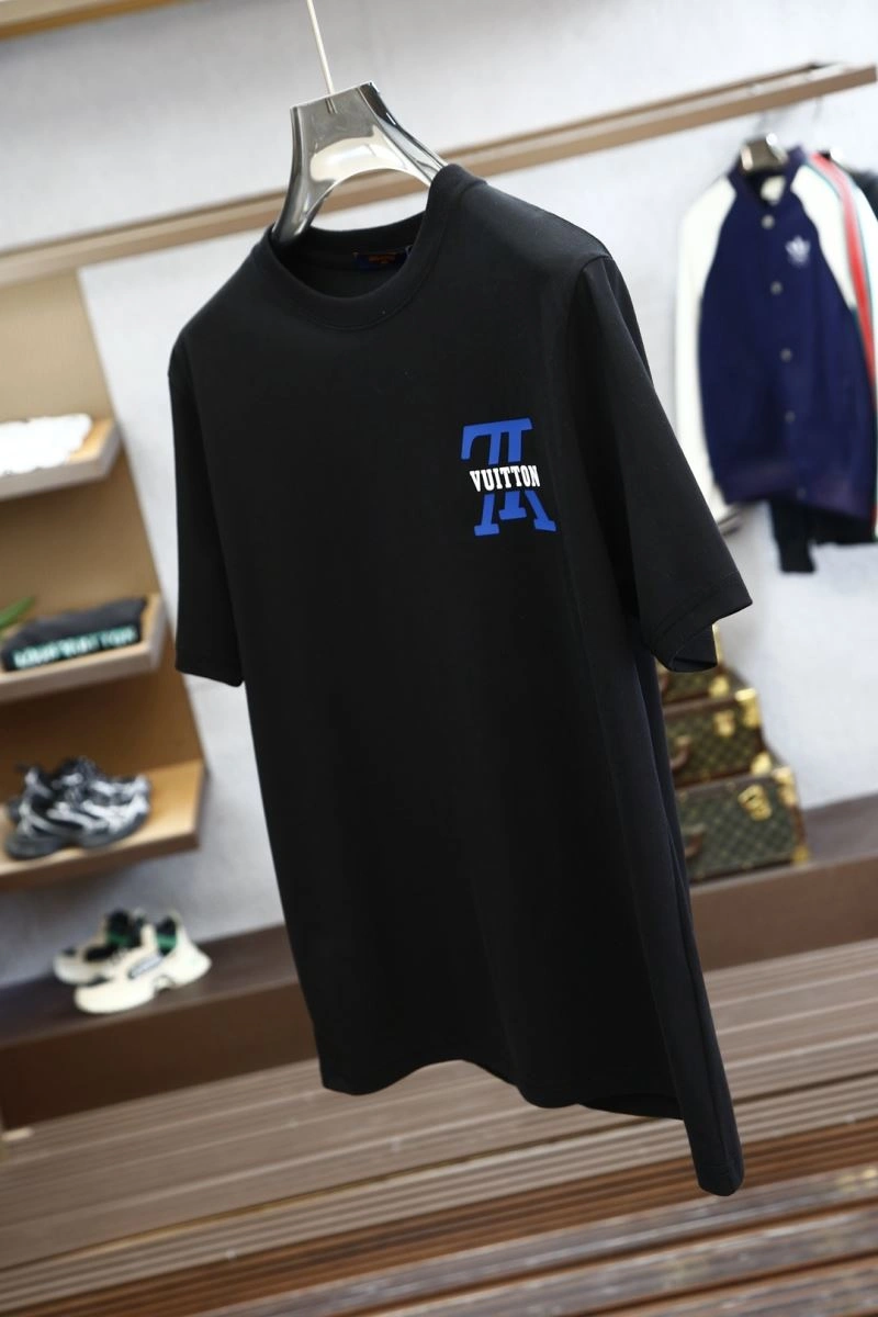 Effortless Louis Vuitton T-Shirts 134505