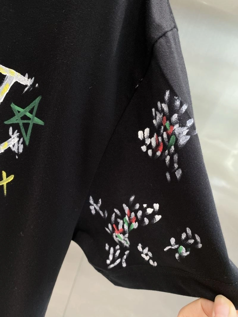 Sporty Louis Vuitton T-Shirts 134499